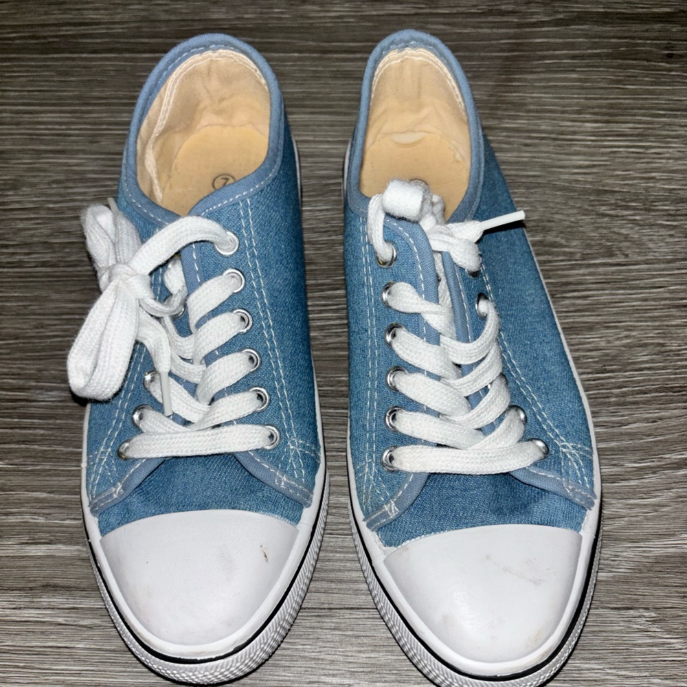 Charles Albert Blue and White Women's Sneakers